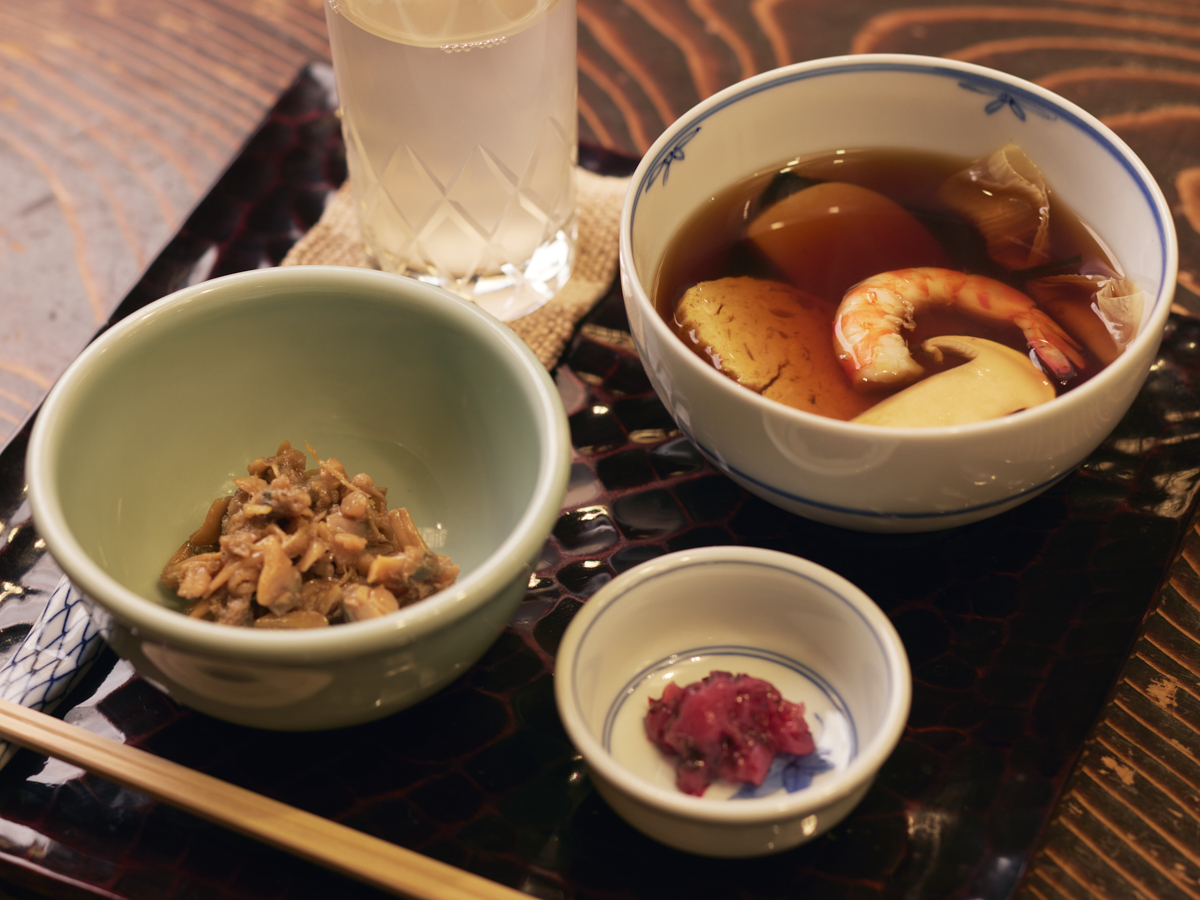 左手前が「あさり」。右奥は「おかめすい」