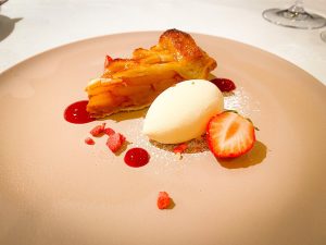 食後は、1934年から続く「アップルパイ」をいただきました