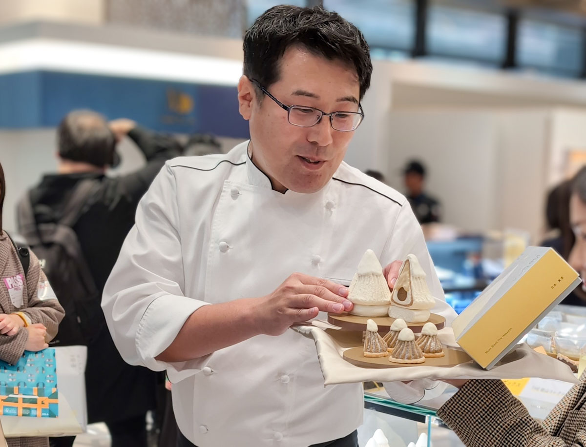 シェフこだわりの飲めるほどトロトロのモンブランソースをぜひ堪能してみて!