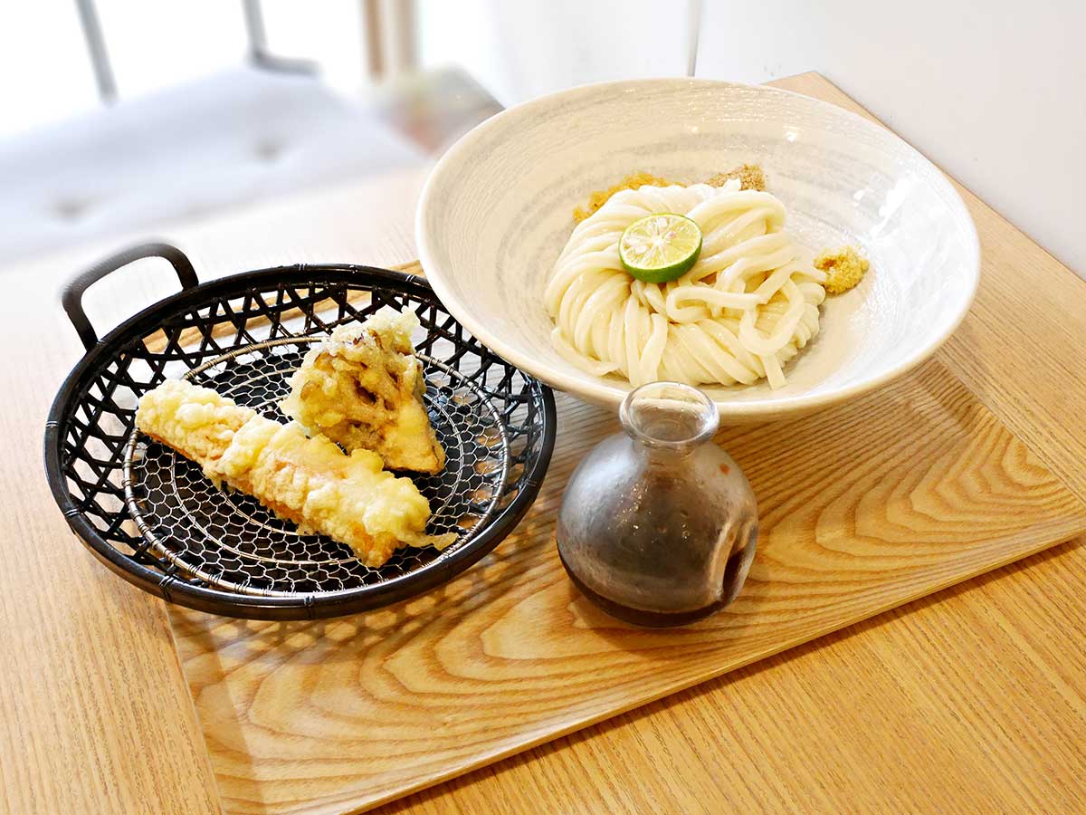 【大阪グルメ】全国の食通が唸る"つるもち"新食感! 「うパン」も話題の『うどんdining KONA×MIZU×SHIO』が人気の理由に迫る