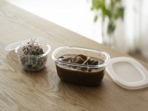 【脱・生活感】つくおきおかず容器をそのまま食卓へ。「うつわにもなる保存容器」がおしゃれで優秀！