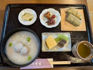 万葉粥、柿の葉寿司、葛餅など奈良名物が色々味わえる「大和名物膳」1700円