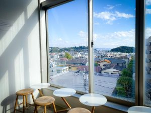 5階から眺める江の島ビューもこのお店の魅力の一つです。