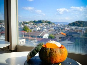 秋限定「丸ごとかぼちゃプリン」