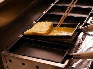 焼き立ての出汁巻き玉子に期待たっぷり！ ※画像提供：京都離宮