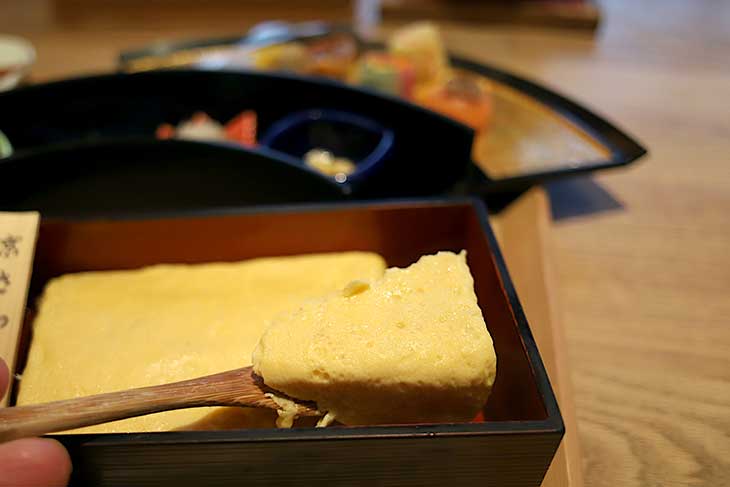 この「だしまき」は京都離宮でしか味わえない逸品