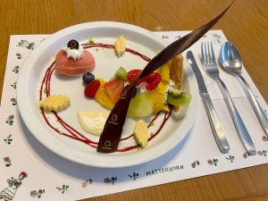 季節の限定デザートプレート「アシエットデセールフリュイセゾン」　800円（税込）＊写真は5、6月のもの [食楽web]