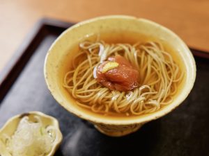 冷かけそば（梅干入り）1750円