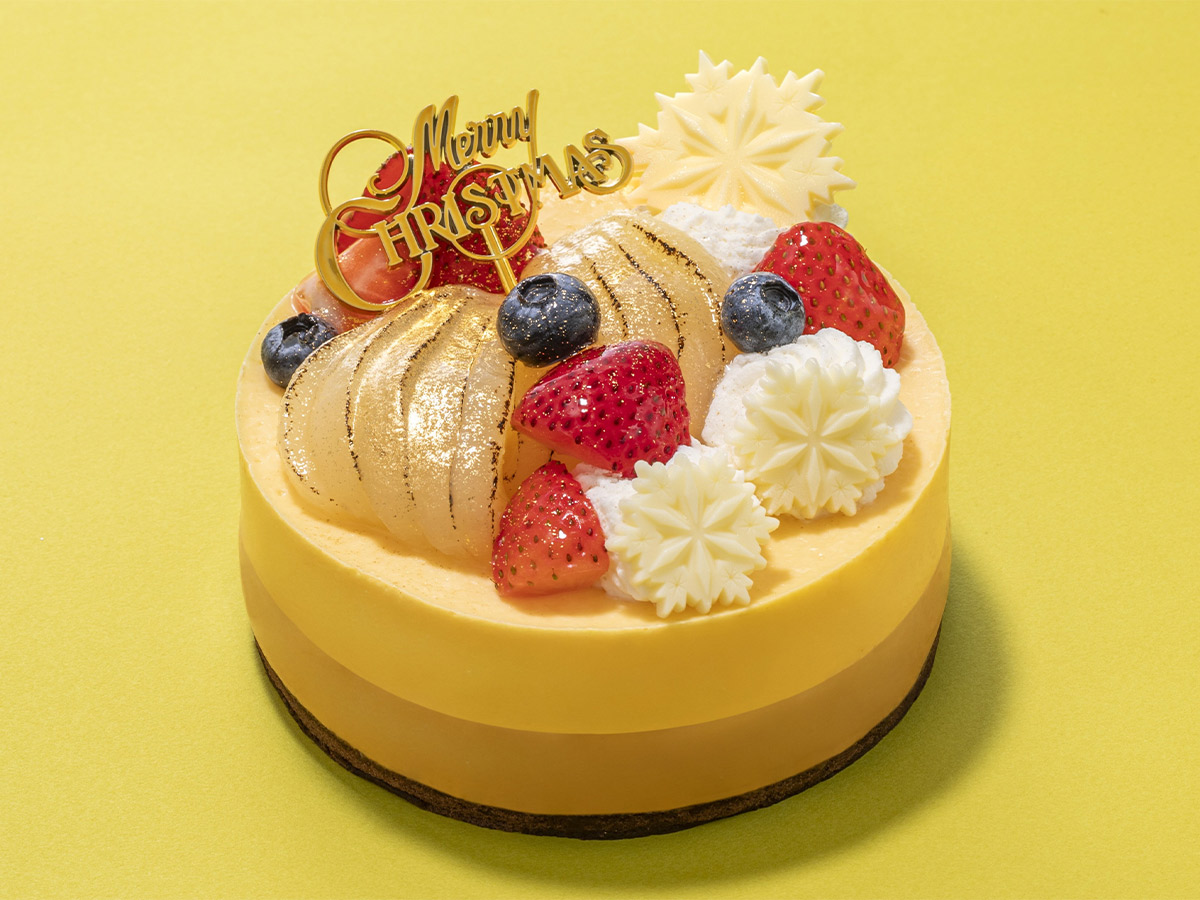 サイズ:4号(直径約12cm)/5400円。クリスマスを華やかに彩るフルーツ尽くしのケーキ