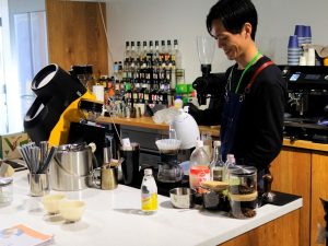 焙煎機やエスプレッソマシンなどを扱う『大一電化社』では、コーヒーの飲み比べ体験や工房内のツアーを開催