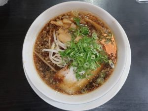 黒醤油ラーメン