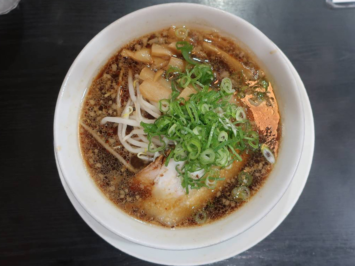 黒醤油ラーメン