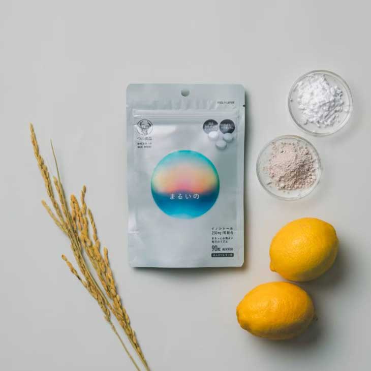 丸いイノシトール、気持ちも丸くなど、製品への想いを込めたネーミングを採用した「まるいの」。パッケージデザインは澄み渡る景色や心を表現している