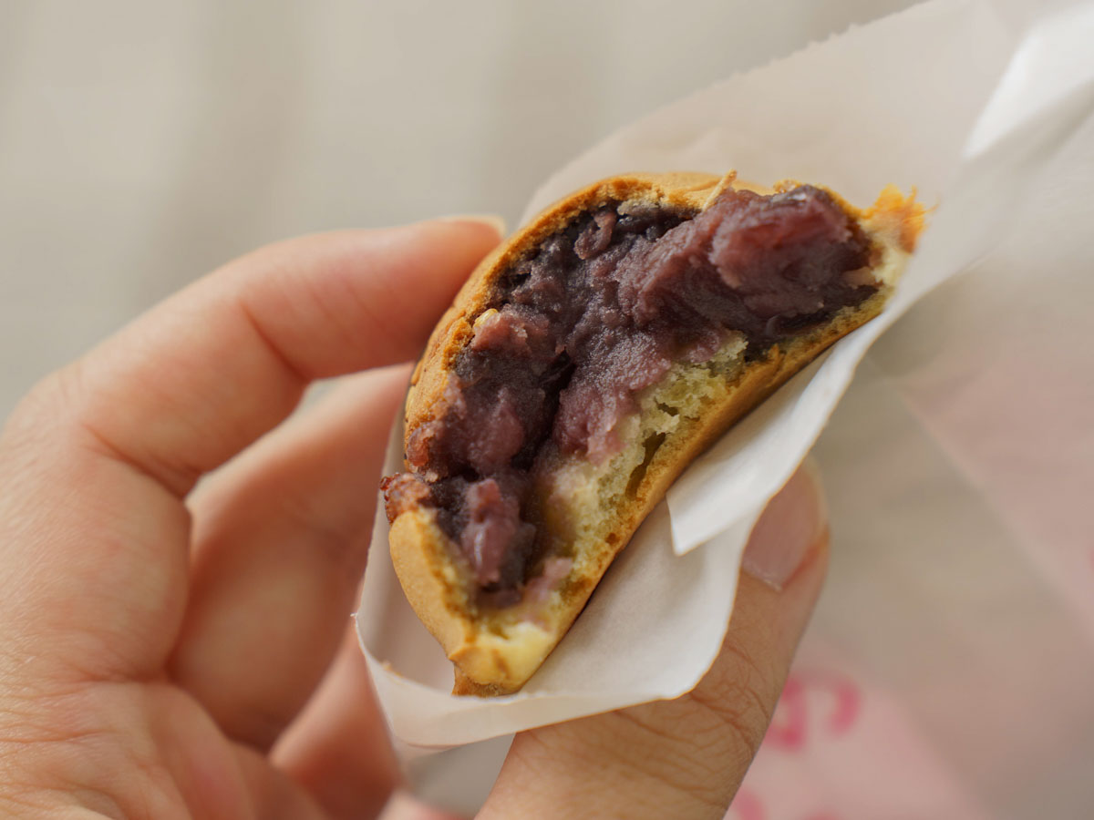 ほっくりと甘いつぶあんがぎっしり詰まっていました