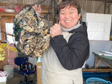 地元が愛する濃厚な「牡蠣」。福岡県志免町の老舗『しめ海産』──孫が継ぐ、牡蠣と季節の恵み