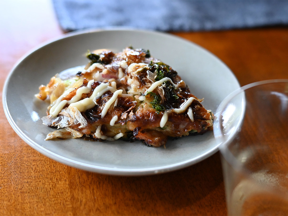 【あの人の偏愛メシ】BEAMS鈴木修司さんのソースを味わう伝説の「お好み焼き」レシピ