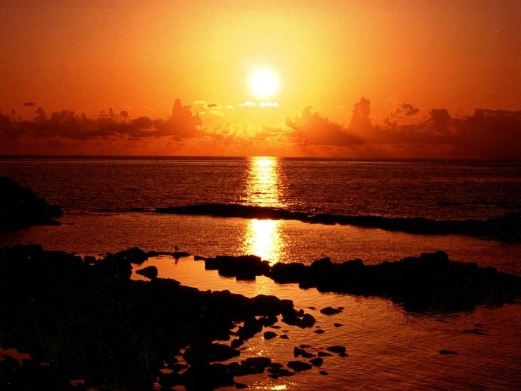 黄金岬の夕日の美しさも有名