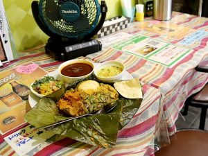 メディアなどでよく見かける、バナナの葉っぱに包まれた南国料理