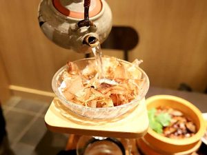 コーヒーフィルターを使って出汁を取るという初めての体験