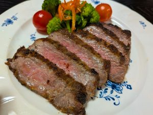こちらは厚さ2㎝のステーキ風