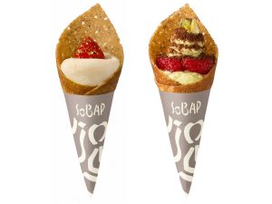 左：苺のクリーム大福（1個）580円/右：ピスタチオティラミス（1個）530円