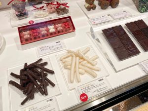 キュートな「くま」のチョコレートも名物