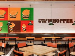 ユニークな手書きのイラストはエネルギーやユーモアを表現（内観画像イメージ） ［食楽web］