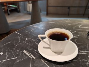中細挽きの粉をハンドドリップで淹れた一杯