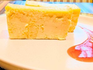 左 ベリーソースと共に