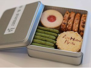 「オリジナルクッキー缶詰め合わせ」2,800円