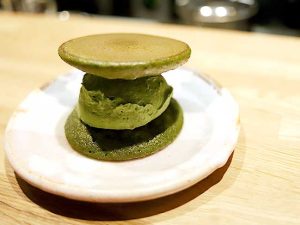 生どら焼き 抹茶280円 ［食楽web］