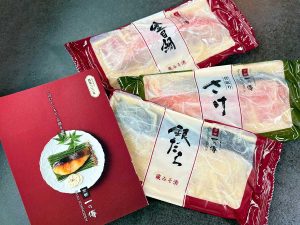 「銀だら」756円、「骨取りさけ」639円、「金目鯛」666円　※会員価格