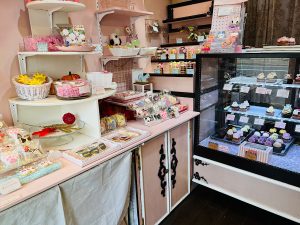 店内には心が踊る可愛いケーキやクッキーがたくさん