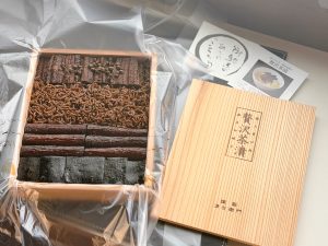 清左衛門の職人技が詰まった「贅沢茶漬・杉箱」（3240円〜1万4140円）はサイズ違いで6タイプあります。※写真は6,480円