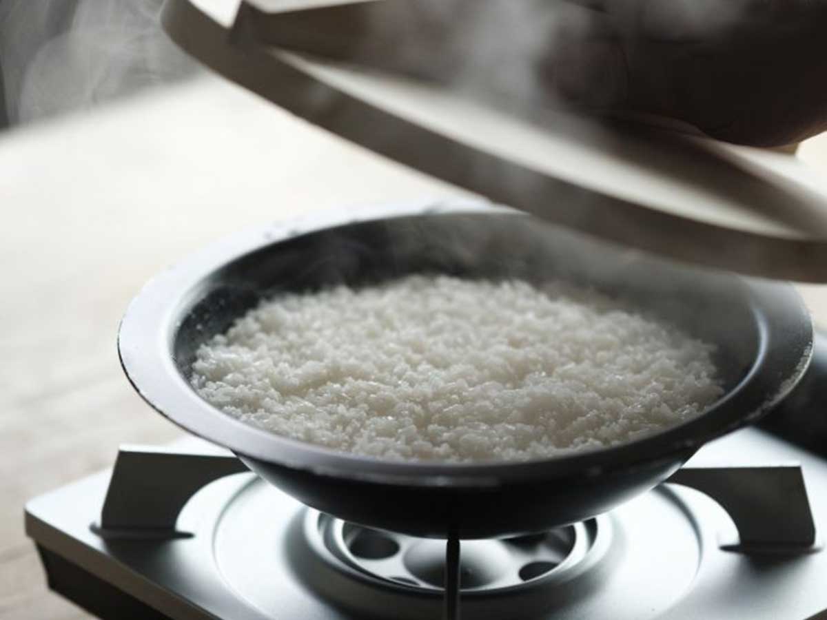 【2025年最新】調理してそのまま食卓へ。どんな直火調理も一台で叶う便利な器「HEGE」が選ばれるワケ