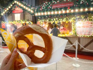 プレッツェルもクリスマスマーケットに欠かせないグルメです