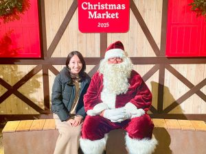 週末はサンタさんも登場