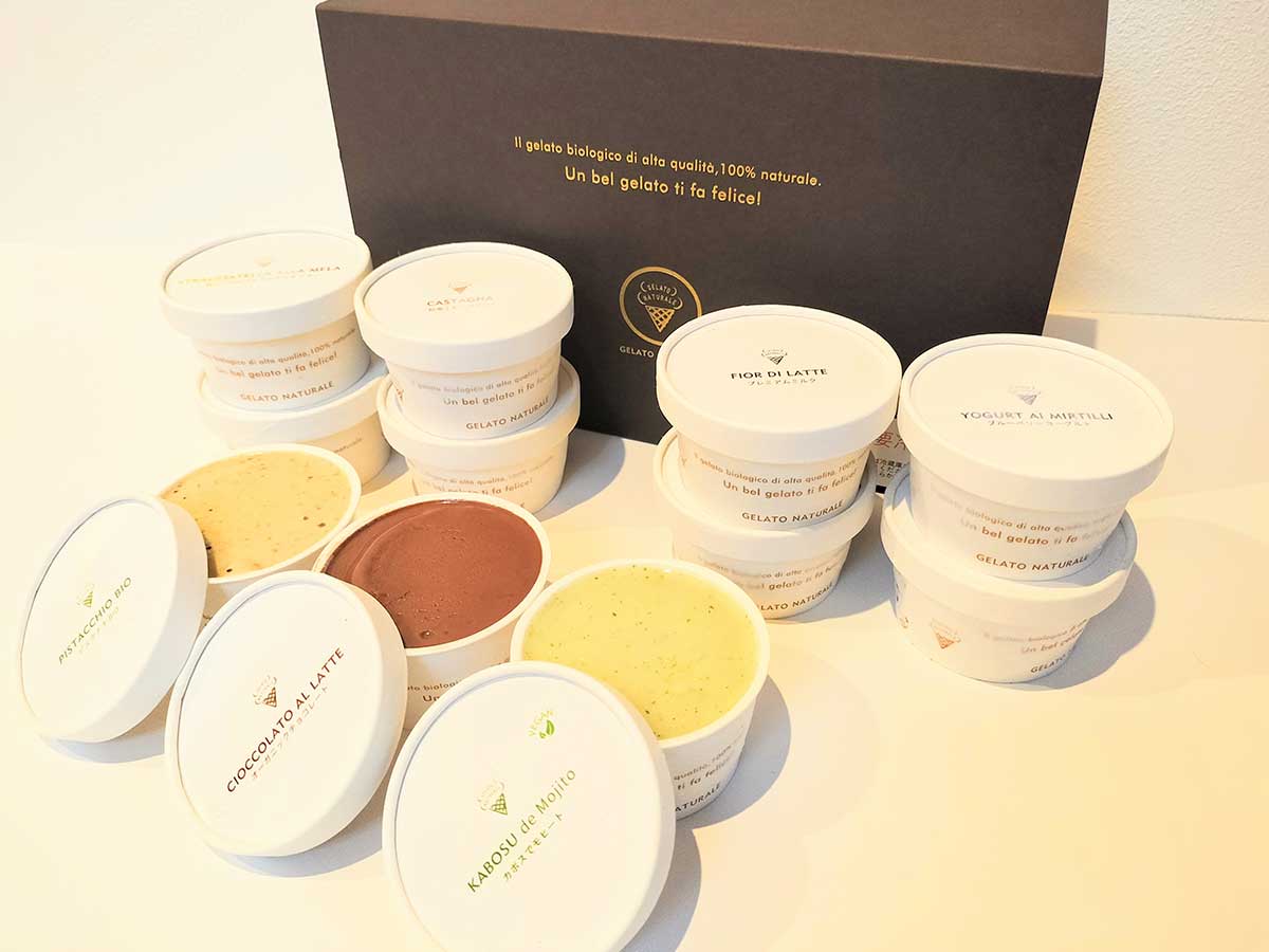 店内では、一人でも食べやすいサイズも販売。テイクアウトもイートインも可能。お持ち帰りは1個620円。お得な詰め合わせセットやギフトBOXも