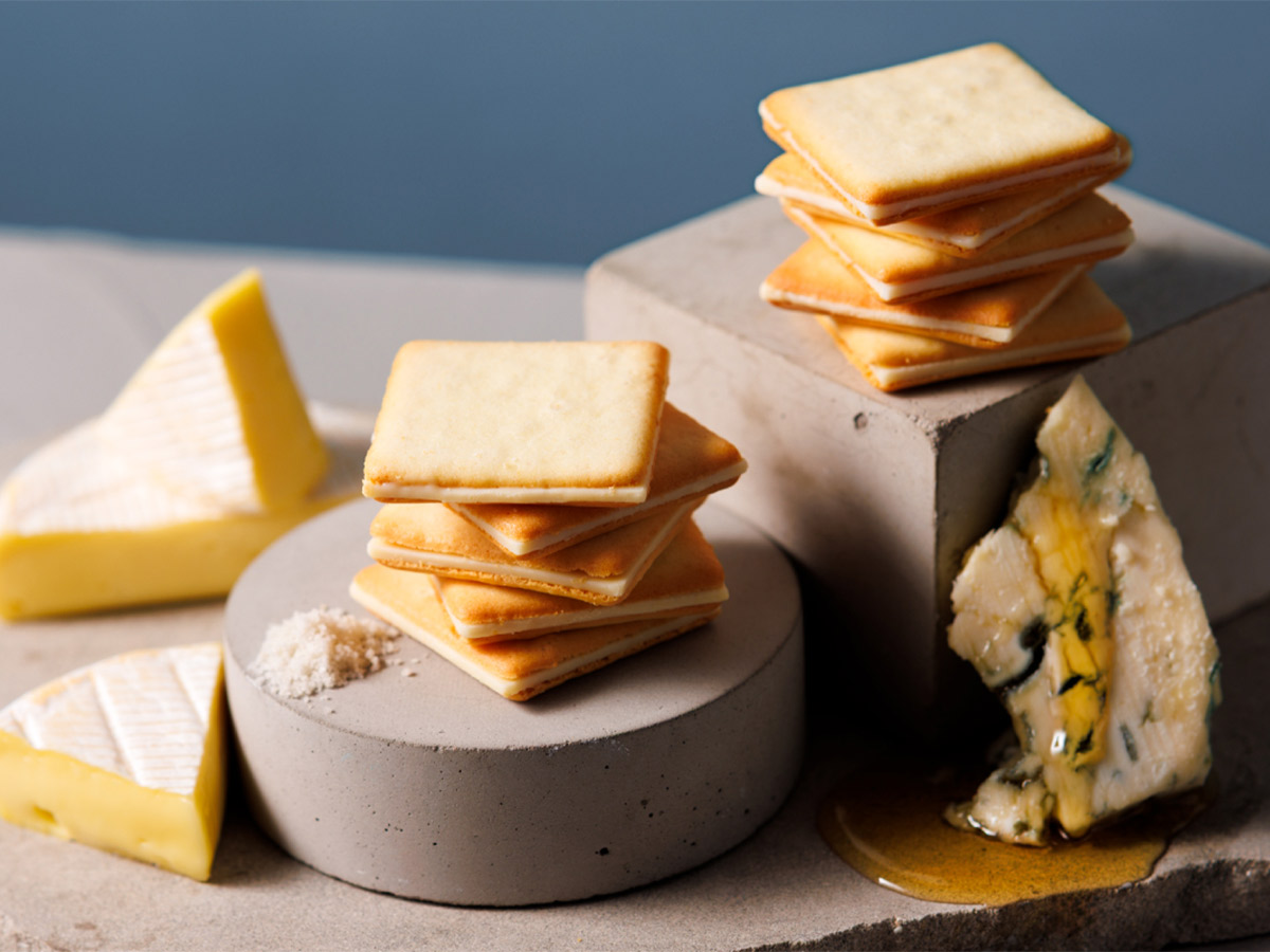 18枚入(ソルト&カマンベールクッキー×9枚/蜂蜜&ゴルゴンゾーラクッキー×9枚)