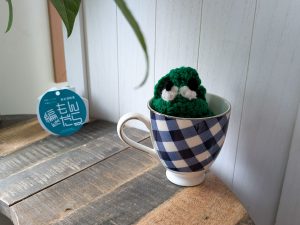 メカブ。キョロキョロした目がキュート。カップなども洗いやすい形状