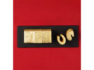 金かすてら・干支「午」1箱（3カット）1,890円／販売期間：2025年12月26日（金）～2026年1月6日（火）