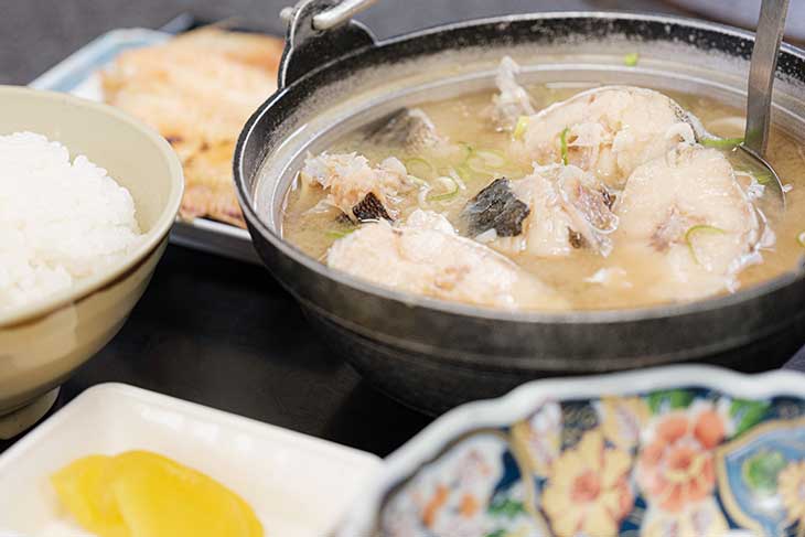 タラの旨みとお味噌が溶け合う濃厚な美味しさのタラ汁