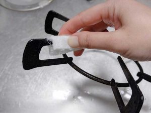 水に濡らして少し揉むと泡が出てくる