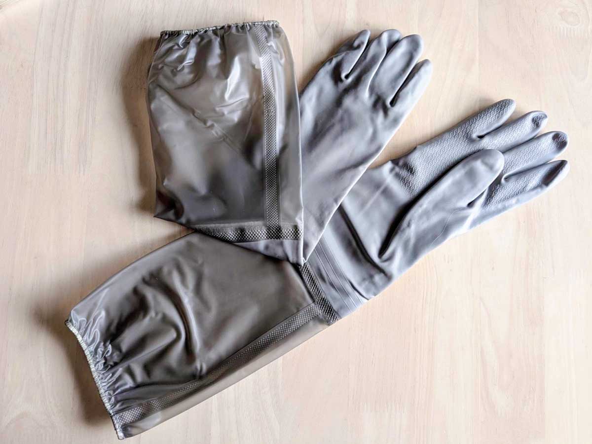 「裏起毛ロング手袋 / KITINTO」 330円