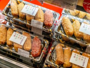 詰め合わせだけでなく、もちろん単品も用意。東京駅限定まぐろ時雨煮いなりは1個280円