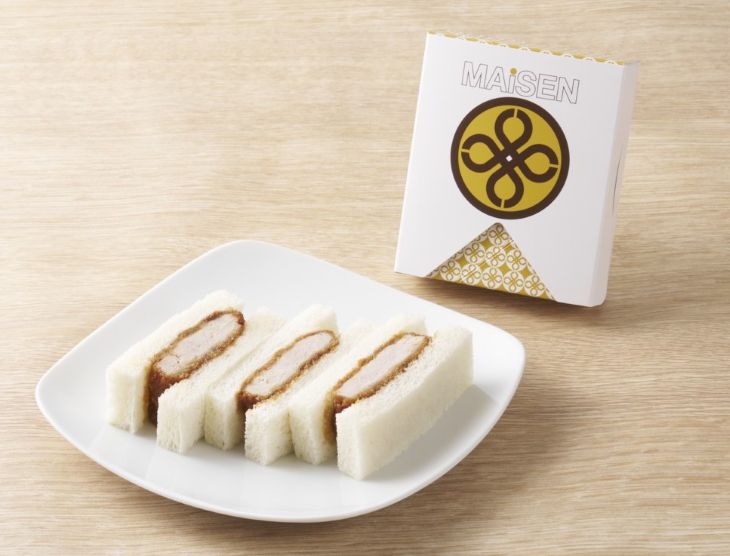 看板商品「ヒレかつサンド （3切）」486 円