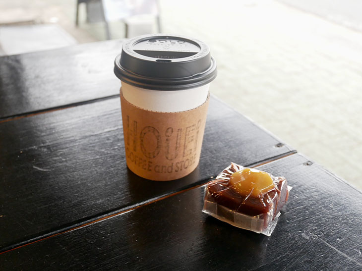 自家焙煎の「NARITA BLEND」を「一口栗蒸しようかん」とともに