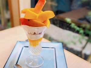 旬の果実のデザートも充実