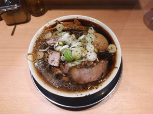 札幌ブラック 味玉入り