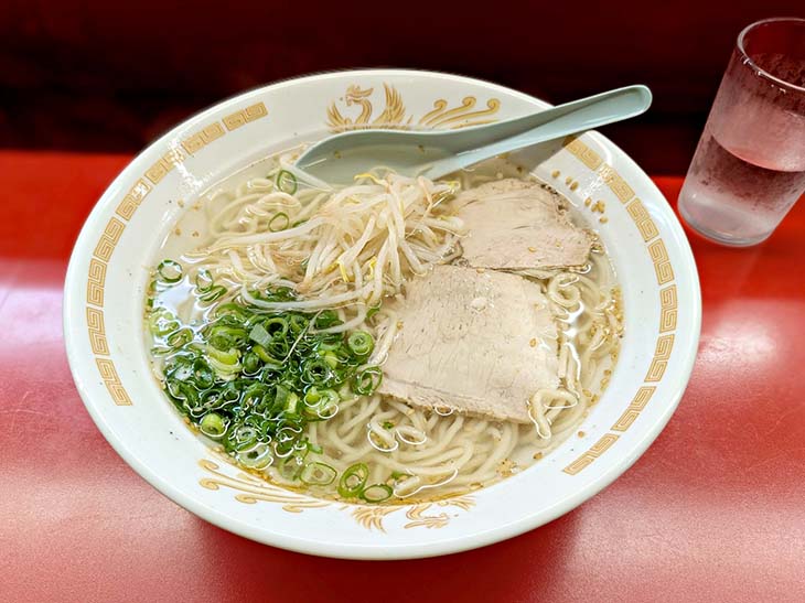 ごまかしのきかないシンプルな一杯にこだわりを感じる「ラーメン」800円